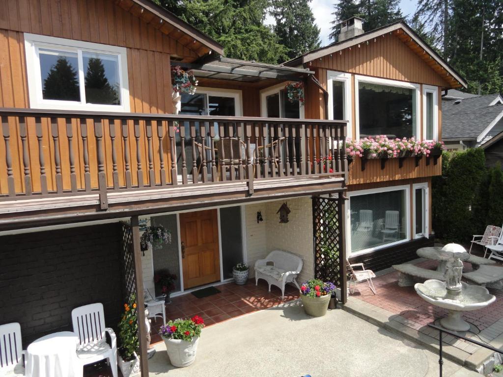 Mountain Bed & Breakfast North Vancouver Exterior foto